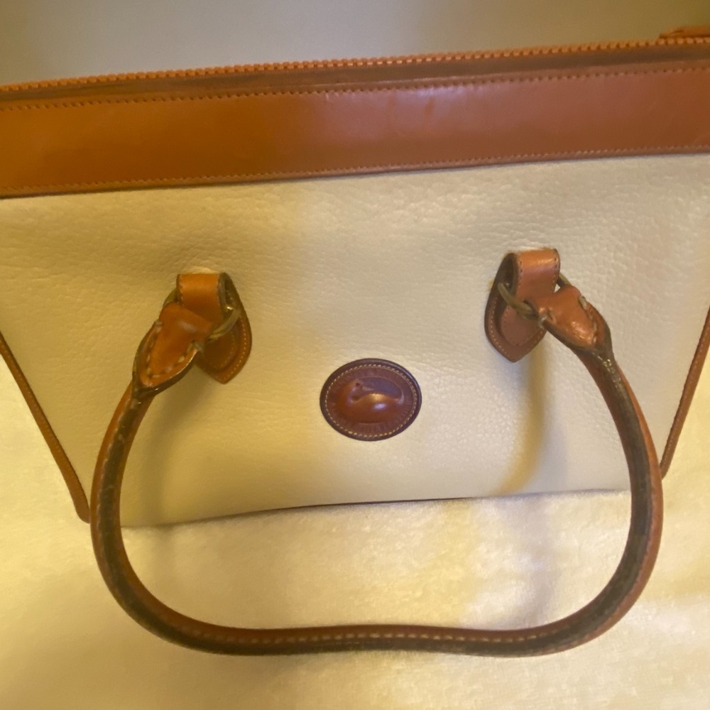 Dooney and Bourke Light Tan All Weather Leather Handbag with Shoulder Strap - Picture 8 of 8